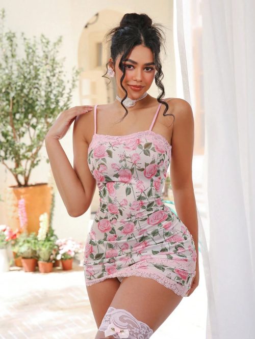 Purple-Daisy Witte en roze nachtjapon met kanten details en bloemenmotief voor dames